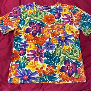 Jaclyn Smith Floral Tee medium floral pocket tee